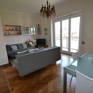 Magenta Apartment Varese